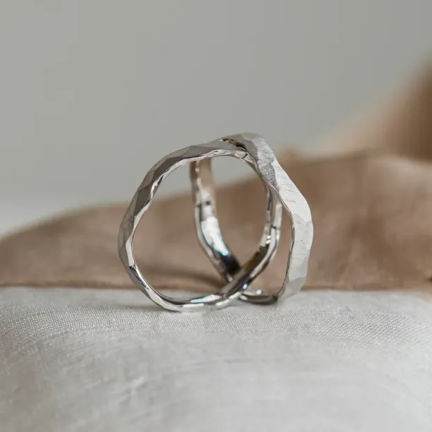 Hammered unusual wedding rings ARYA Image