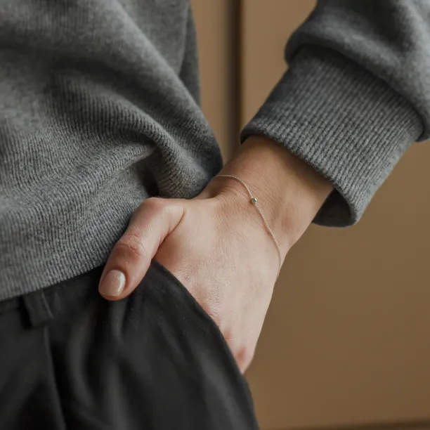 Zlatý minimalistický náramek s laboratorním diamantem ICY Image