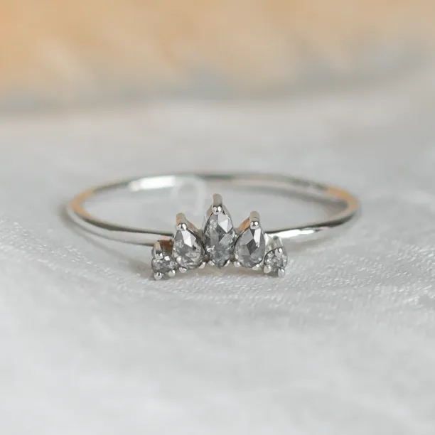 Gold ring with five salt and pepper diamonds ELODIE Image