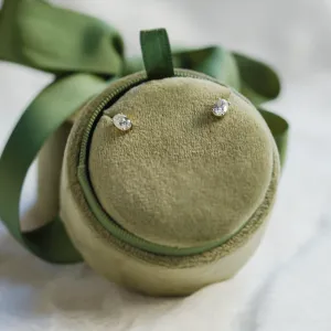 Gold minimalist earrings with oval lab-grown diamonds CARO Thumbnail