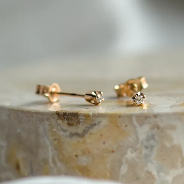 Minimalist earrings with lab-grown diamonds ALINE Image