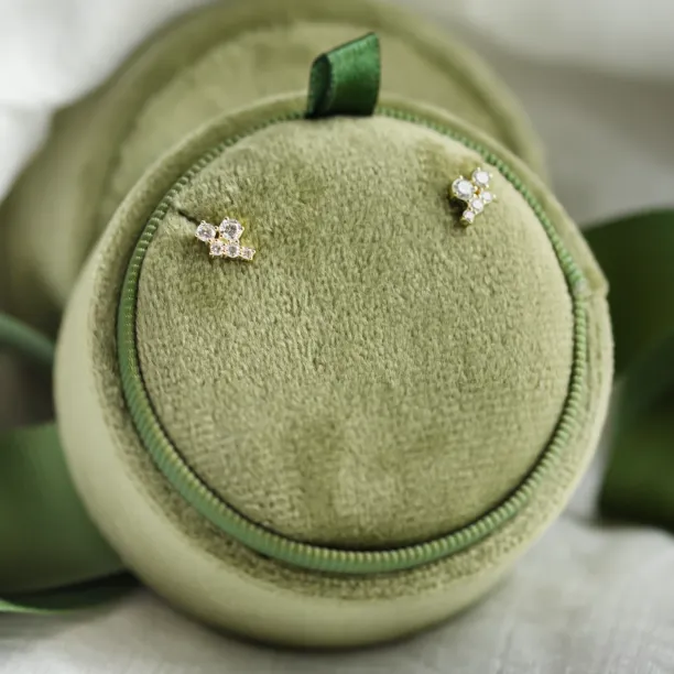 Zlaté náušnice s laboratorními diamanty v cluster stylu ZORO Image