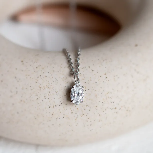 Gold pendant with oval lab created diamond VIV Image