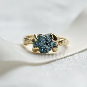 Gold ring with blue raw diamond CLOUD