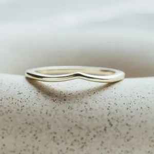 Minimalist curved wedding ring CATANIA