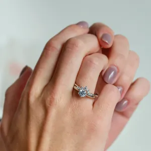 Curved diamond ring ERISILDA Thumbnail