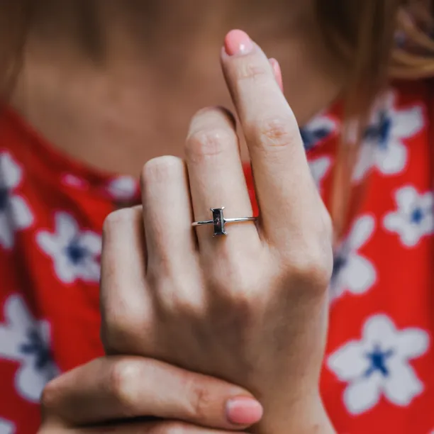 Art deco styled ring with salt'n'pepper diamond ERMANNO Image