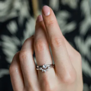 Curved gold wedding ring with diamonds ENNIO Thumbnail