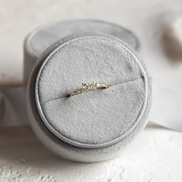 Elegant cluster ring with lab created diamonds CLORÉ Image