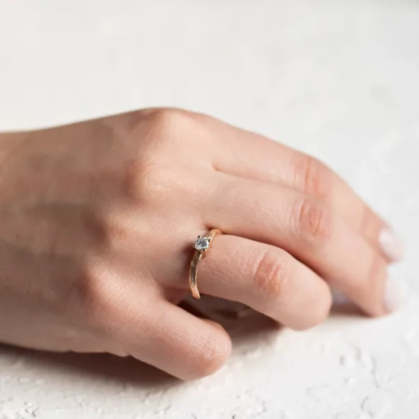 Atypical engagement ring with lab-grown diamond and tree bark surface RIANA Image