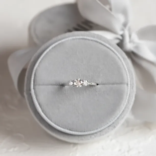 Gold lab-grown diamond engagement ring VIRBO Image