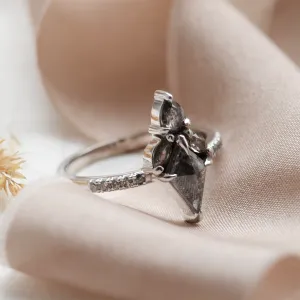 Gold cluster ring with salt and pepper diamonds BEATRICE Thumbnail
