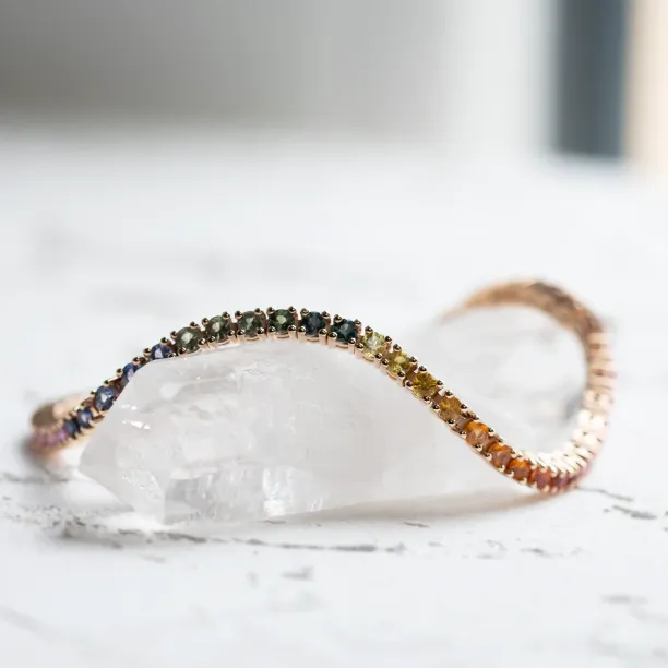 Zlatý tenisový náramek s barevnými safíry MOSAICAN Image