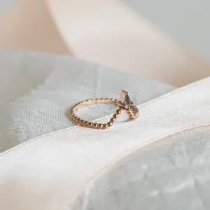 Salt and pepper diamond V stacker ring ISOLDE Thumbnail