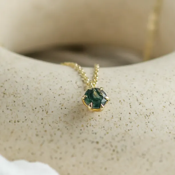 Gold pendant with moss agate MEDA Image