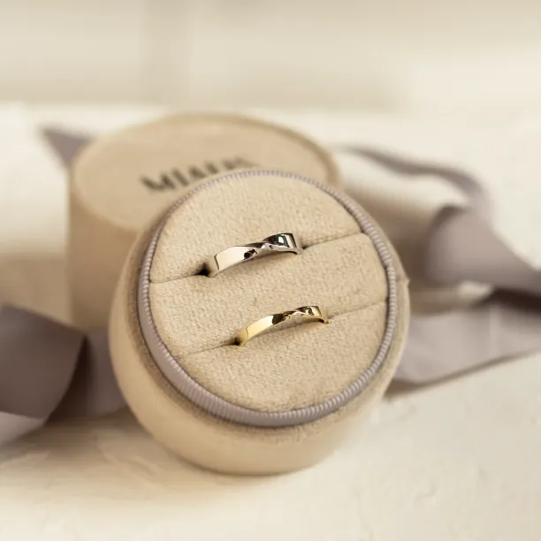 Originální snubní prsteny s propletením NAMITA Image