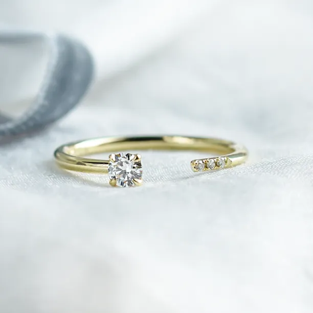 Otevřený prsten s diamanty LEIA Image