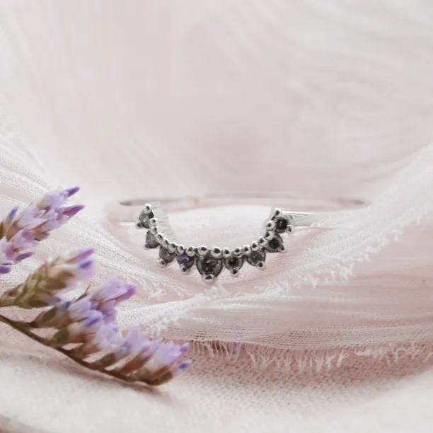 Gold cut-out ring with salt and pepper diamonds ROXYS Image