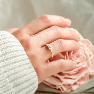 Netradiční zásnubní prsten s diamanty DEMI Thumbnail