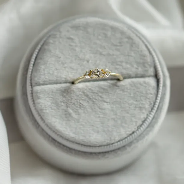 Netradiční zásnubní prsten s diamanty DEMI Image