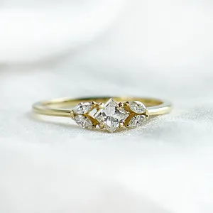 Netradiční zásnubní prsten s diamanty DEMI