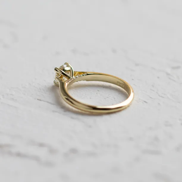 Luxury lab-grown diamond engagement ring LUCIENNE Image