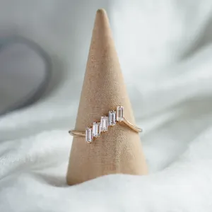 Netradiční zlatý prsten s baguette moissanity FRANCES