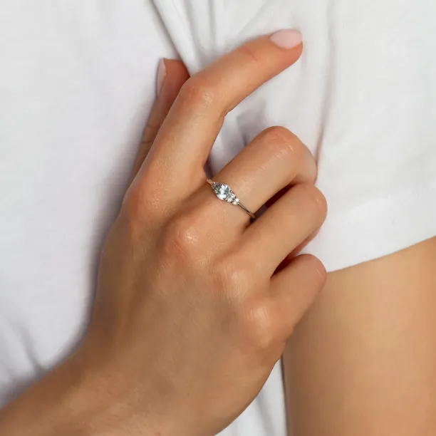 Dainty round aquamarine ring gold AZZURRO Image