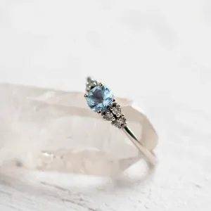 Dainty round aquamarine ring gold AZZURRO Thumbnail