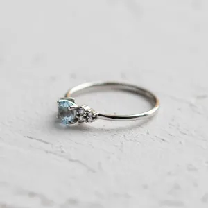 Dainty round aquamarine ring gold AZZURRO Thumbnail