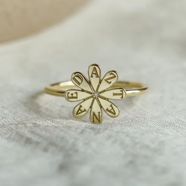 Gold ring with a diamond and engraving LEXI Image