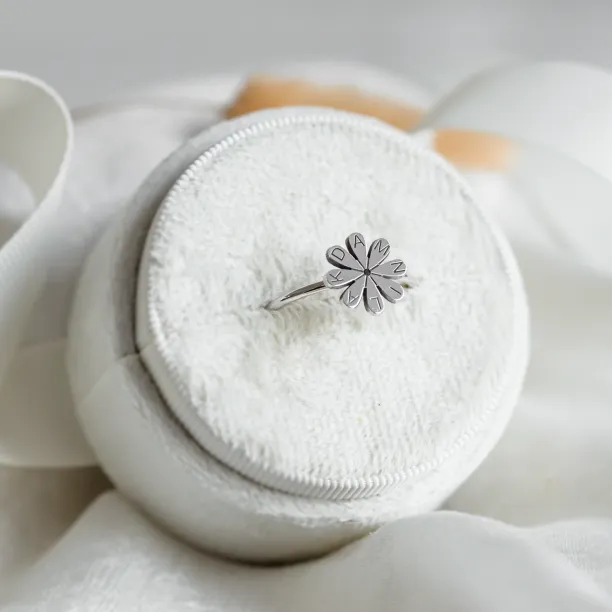 Gold ring with a diamond and engraving LEXI Image