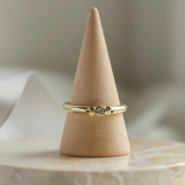 Zásnubní prsten s diamantem s masivnější obroučkou JUNE Image