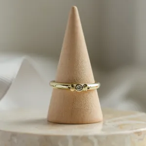 Zásnubní prsten s diamantem s masivnější obroučkou JUNE Thumbnail