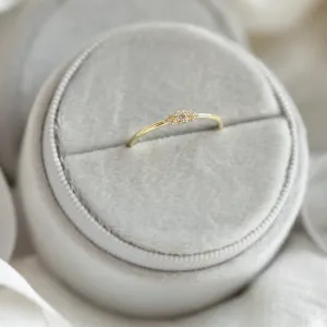 Minimalistický zásnubní prsten s diamanty JUDY Thumbnail