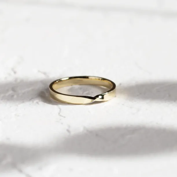 Netradiční snubní prsteny s propletením CLAY Image