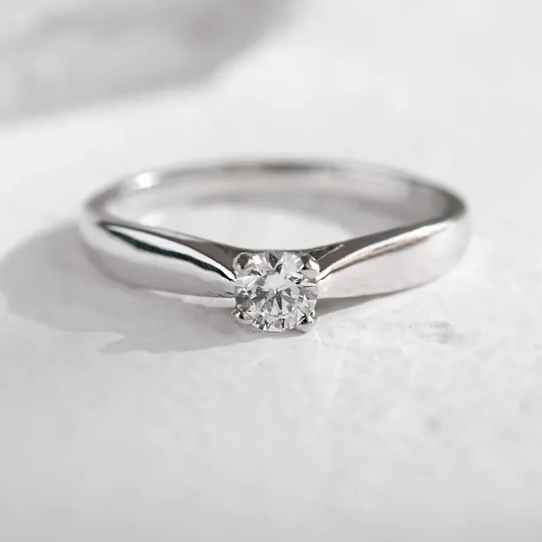 LOVIN gold engagement ring with diamond 0.25ct Image