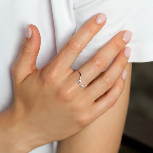 Vykrojený snubní prsten s moissanity MALCOLM Image