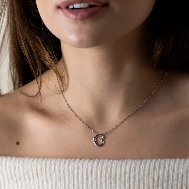 Diamond heart pendant AIVA Image