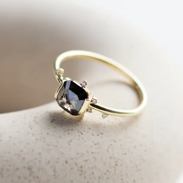 Cluster salt and pepper diamond ring WINNIE Image