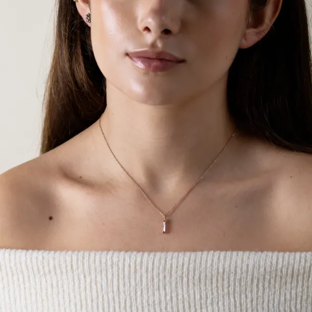 Minimalistický přívěsek s baguette moissanitem a diamantem FELICE Image