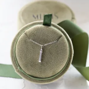 Minimalistický přívěsek s baguette moissanitem a diamantem FELICE Thumbnail