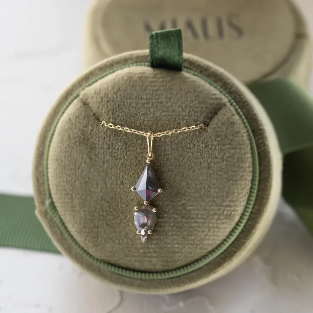 Extravagantní zlatý náhrdelník se salt and pepper diamanty SIGNATURE Image