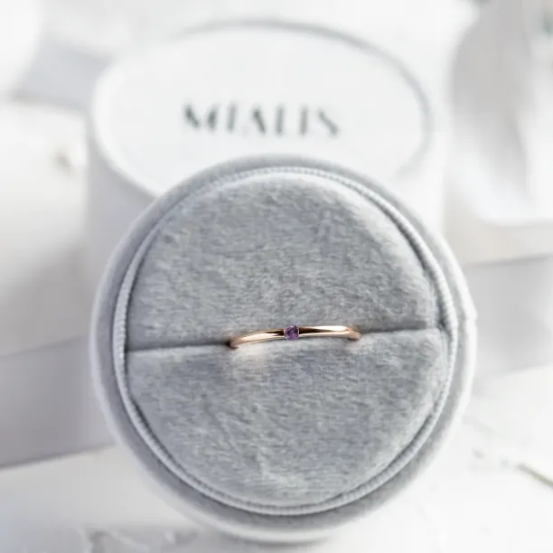 Minimalistický prsten s fialovým safírem HAIMEE Image