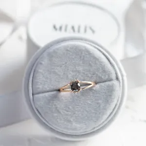 Originální prsten se salt and pepper a přírodními diamanty SALOMINA Thumbnail