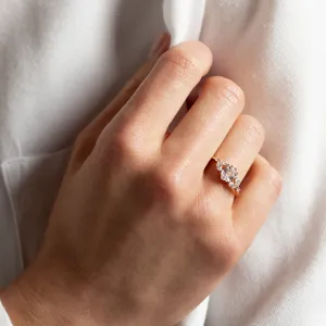 Originální zásnubní prsten s lab grown diamanty CAIRA