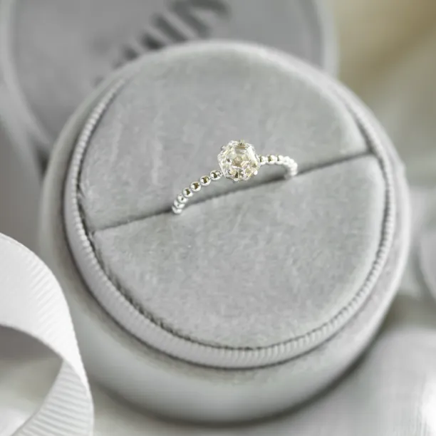 Zásnubní kuličkový prsten s hexagon moissanitem ELSIE Image