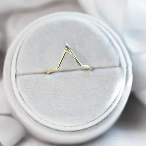 Vykrojený snubní prsten s kite salt and pepper diamantem NELLY Thumbnail