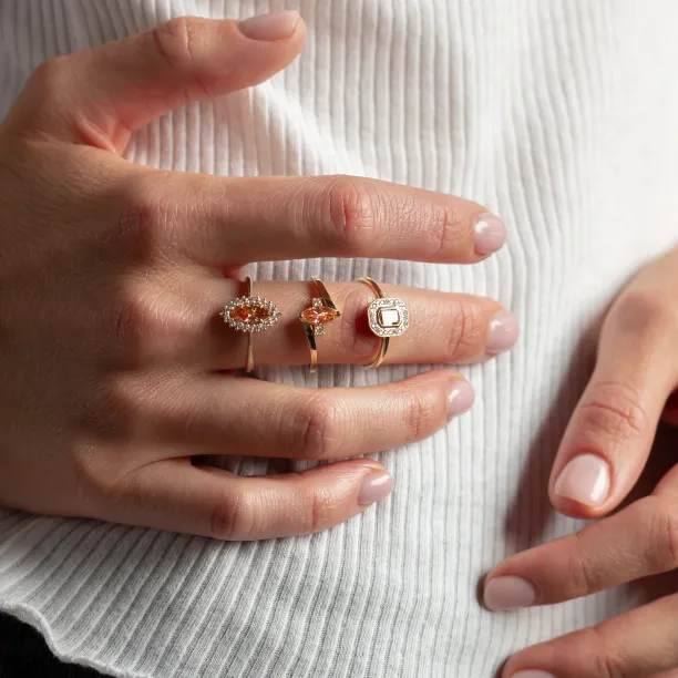 Zlatý prsten s oranžovým a bílými lab grown diamanty PESCA Image