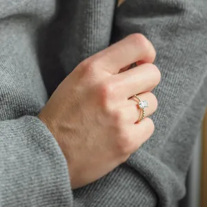 Kuličkový zásnubní prsten s radiant moissanitem CLEA Thumbnail